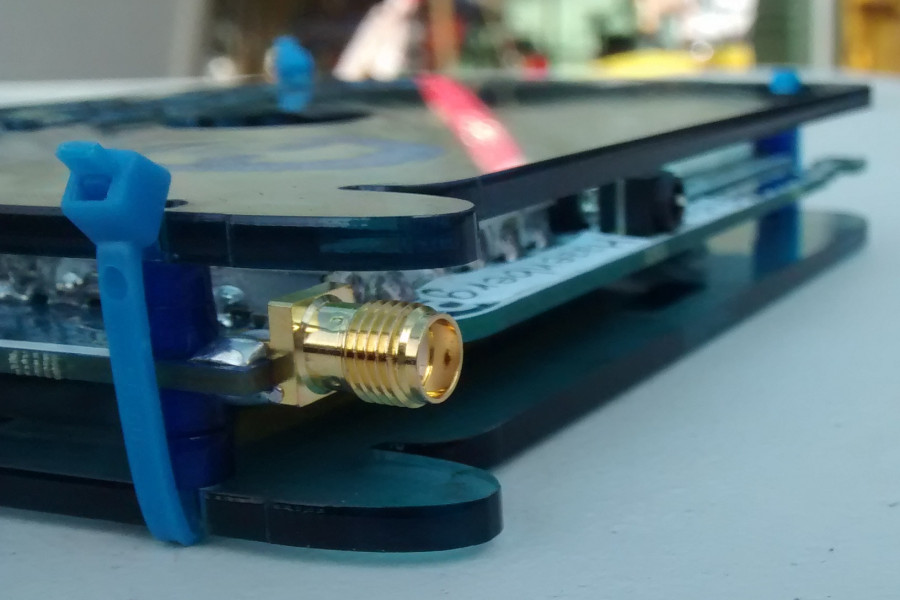 rad1o-case-sma-connector-2.jpg